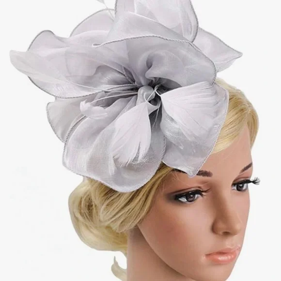 Elegant Silver Floral Fascinator NWOT - Picture 1 of 5